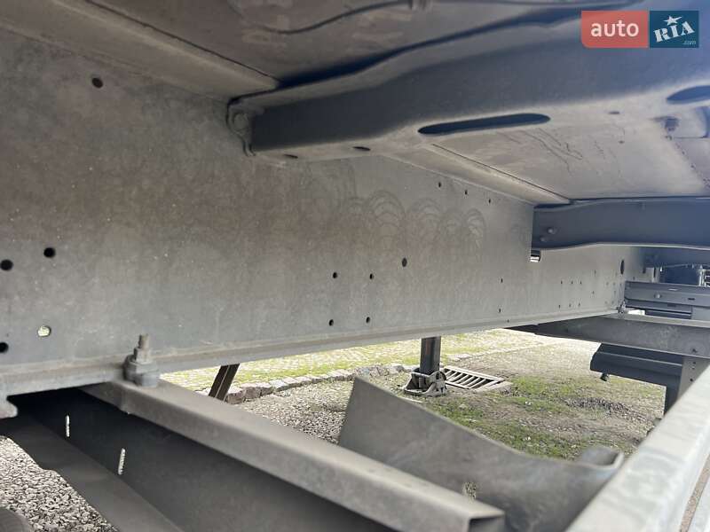 Тентованный борт (штора) - полуприцеп Schmitz Cargobull Mega 2006 в Хусте