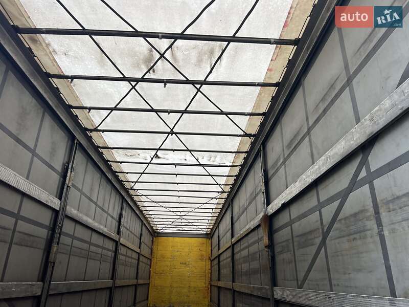 Тентованный борт (штора) - полуприцеп Schmitz Cargobull Mega 2006 в Хусте