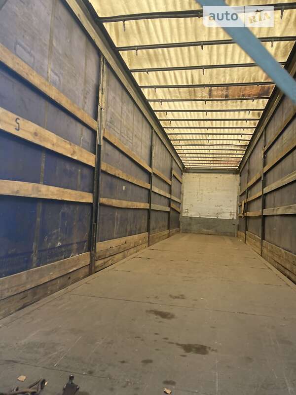 Бортовой полуприцеп Schmitz Cargobull S01 2005 в Харькове