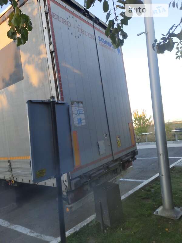 Тентованный борт (штора) - полуприцеп Schmitz Cargobull S01 2005 в Подольске