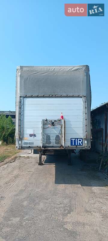Бортовой полуприцеп Schmitz Cargobull S01 2008 в Ужгороде