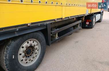 Бортовий напівпричіп Schmitz Cargobull S01 2005 в 