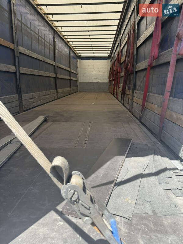 Тентований борт (штора) - напівпричіп Schmitz Cargobull S01 2007 в Львові