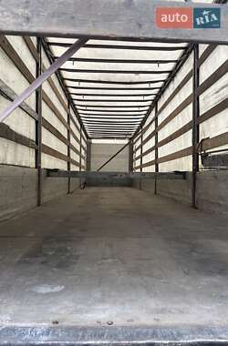 Бортовой полуприцеп Schmitz Cargobull S01 2005 в 