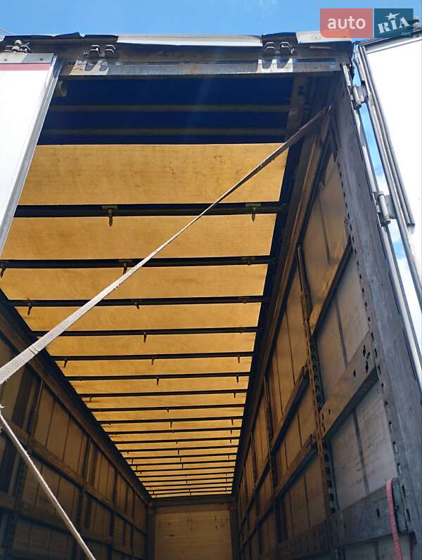 Тентованный борт (штора) - полуприцеп Schmitz Cargobull S01 2009 в Долине