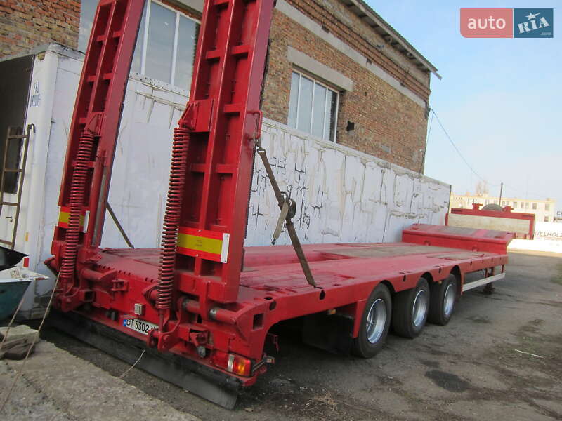 Низкорамная платформа Schmitz Cargobull SAF 2008 в 