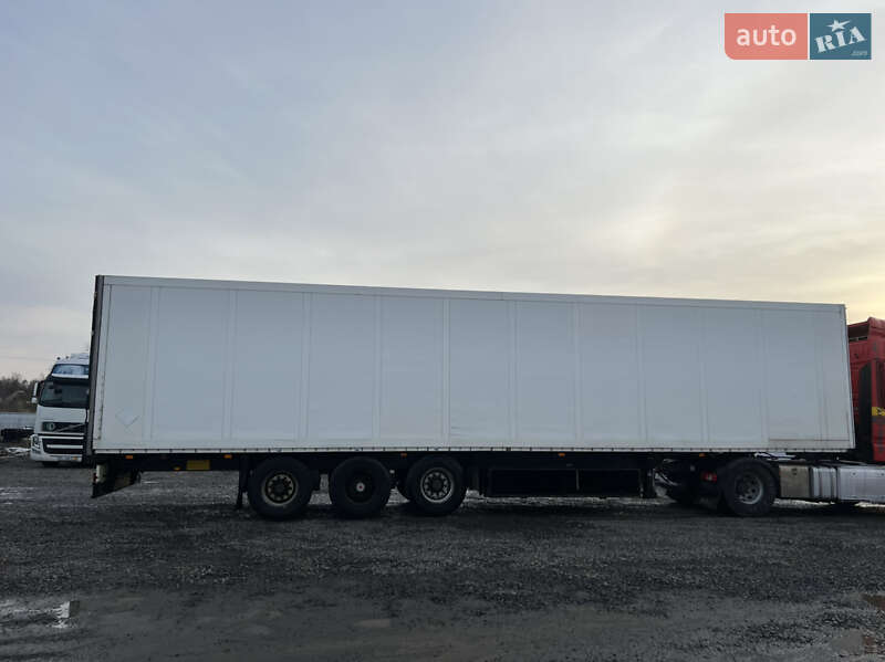 Изотермическая будка Schmitz Cargobull SAF 2000 в Ковеле