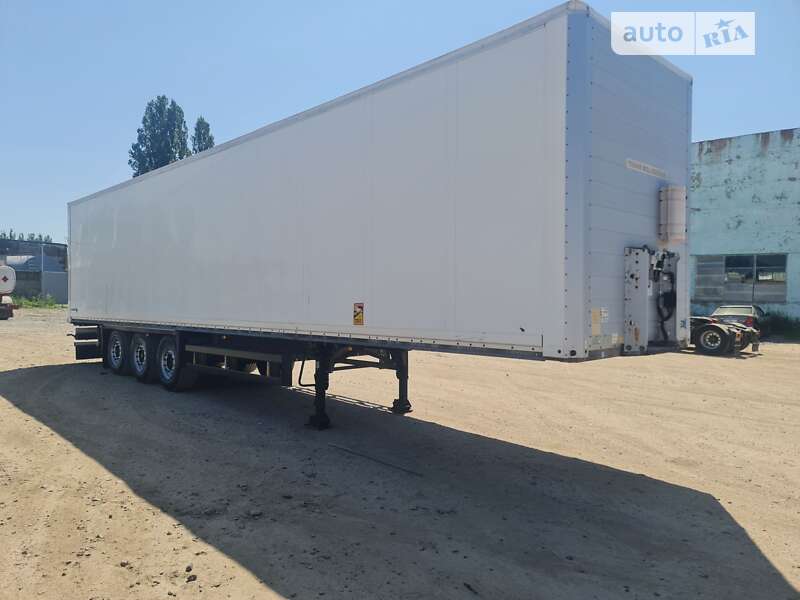 Изотермическая будка Schmitz Cargobull SAF 2010 в 