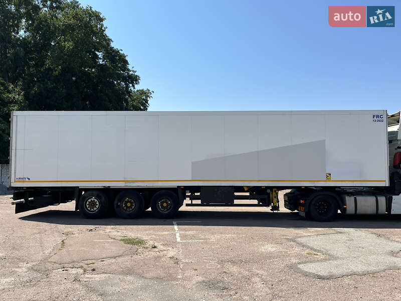 Рефрижератор напівпричіп Schmitz Cargobull SAF 2005 в Чернігові