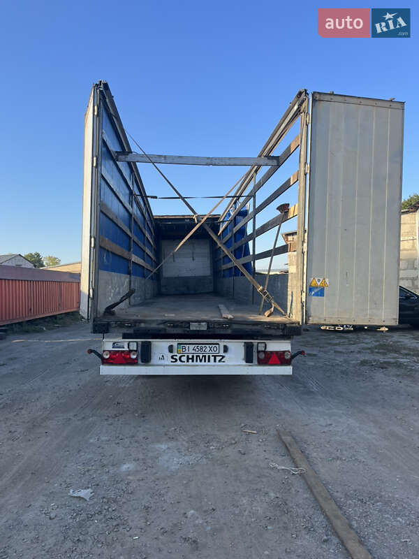 Бортовой полуприцеп Schmitz Cargobull SAF 2008 в Одессе