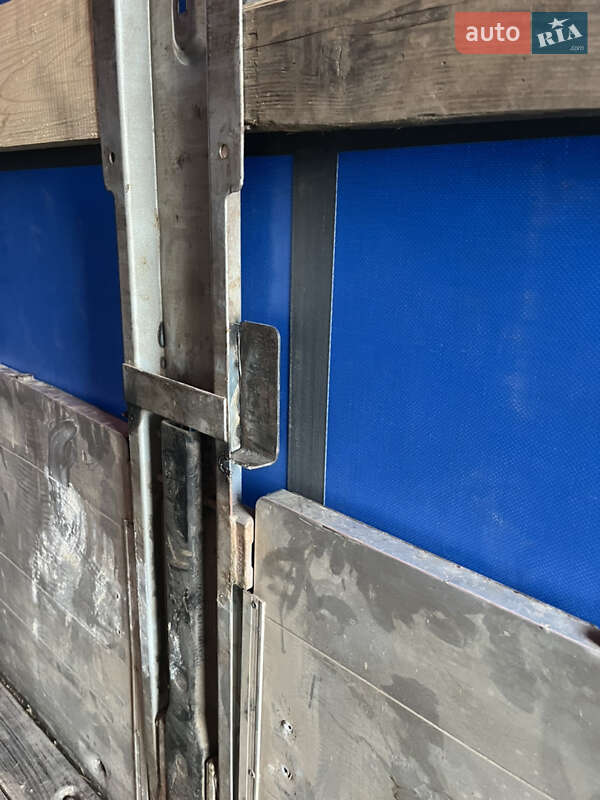 Бортовой полуприцеп Schmitz Cargobull SAF 2008 в Одессе