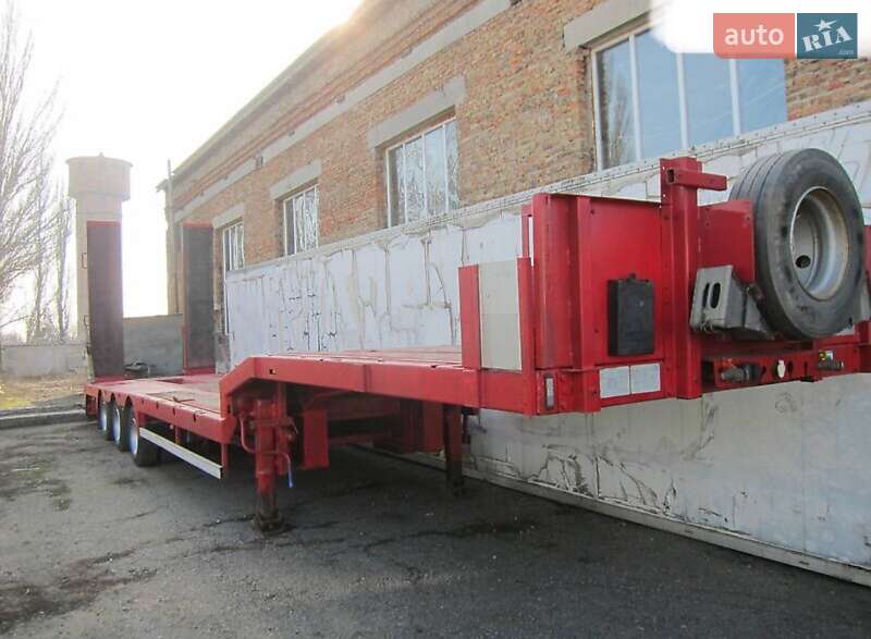 Низкорамная платформа Schmitz Cargobull SAF 2008 в Виннице
