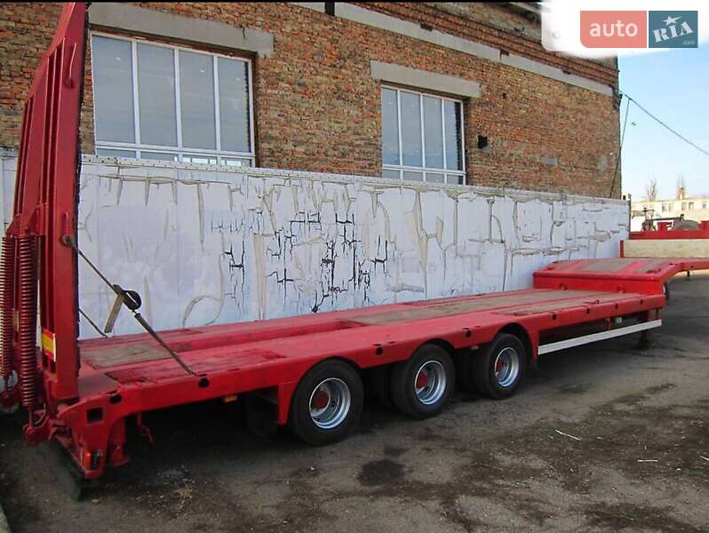 Низкорамная платформа Schmitz Cargobull SAF 2008 в Виннице