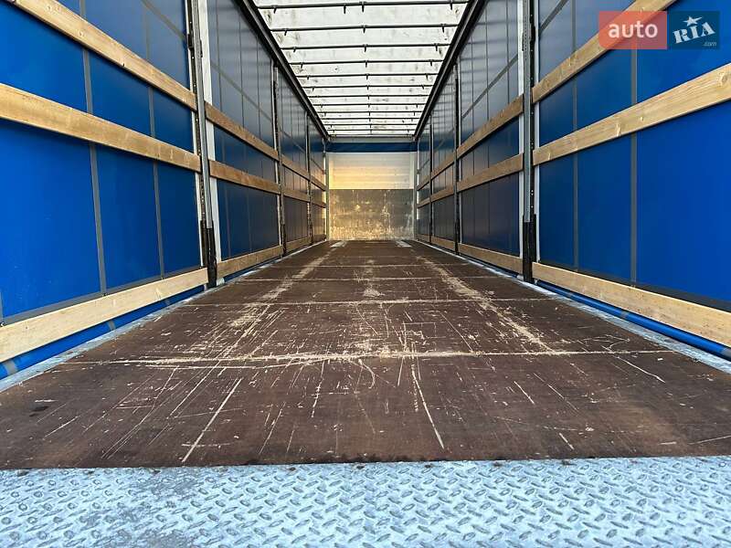 Тентований борт (штора) - напівпричіп Schmitz Cargobull SAF 2015 в Дубні