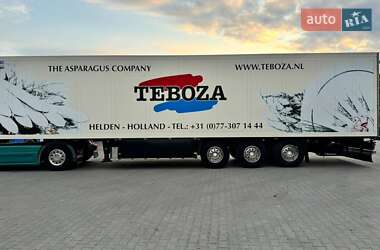 Рефрижератор полуприцеп Schmitz Cargobull SAF 2002 в Черновцах