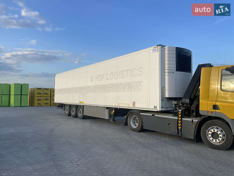 Рефрижератор полуприцеп Schmitz Cargobull SCB S3B 2015 в Ровно