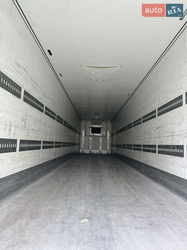 Рефрижератор напівпричіп Schmitz Cargobull SCB S3B 2013 в Львові