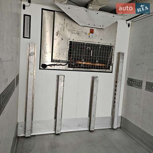 Рефрижератор полуприцеп Schmitz Cargobull SCB S3B 2013 в Кривом Роге