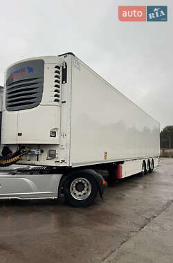 Рефрижератор полуприцеп Schmitz Cargobull SCB S3B 2017 в Вараше