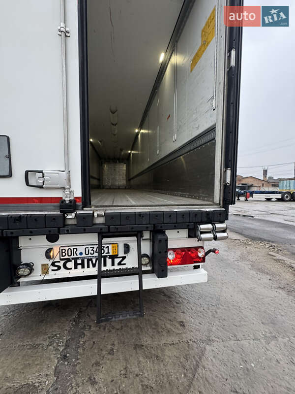 Рефрижератор напівпричіп Schmitz Cargobull SCB S3B 2017 в Києві