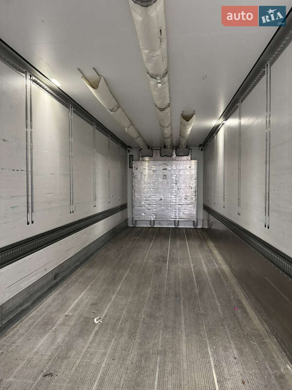 Рефрижератор напівпричіп Schmitz Cargobull SCB S3B 2017 в Києві