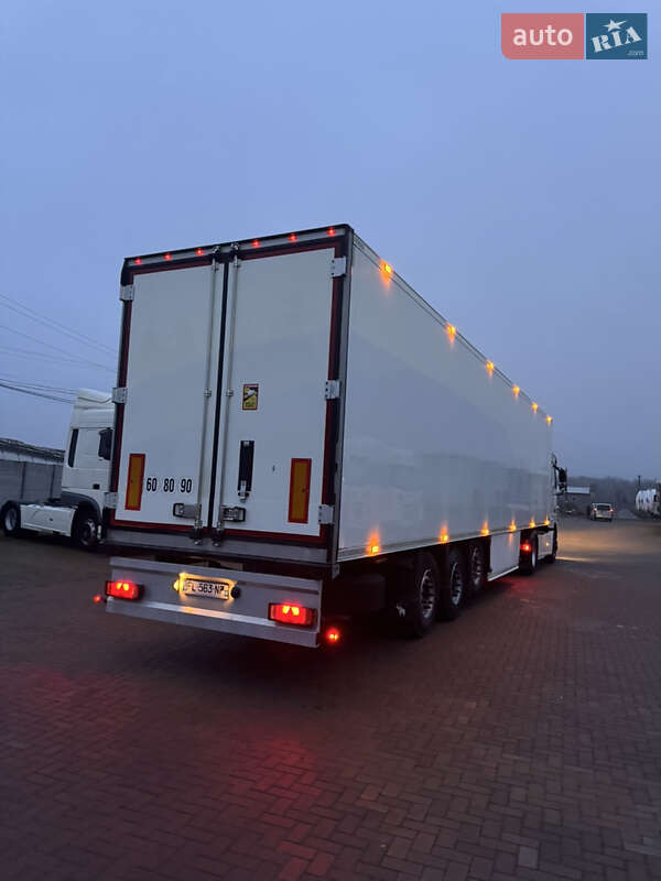 Рефрижератор полуприцеп Schmitz Cargobull SCB S3B 2015 в Виннице