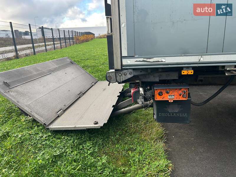 Рефрижератор полуприцеп Schmitz Cargobull SCB S3B 2015 в Ковеле