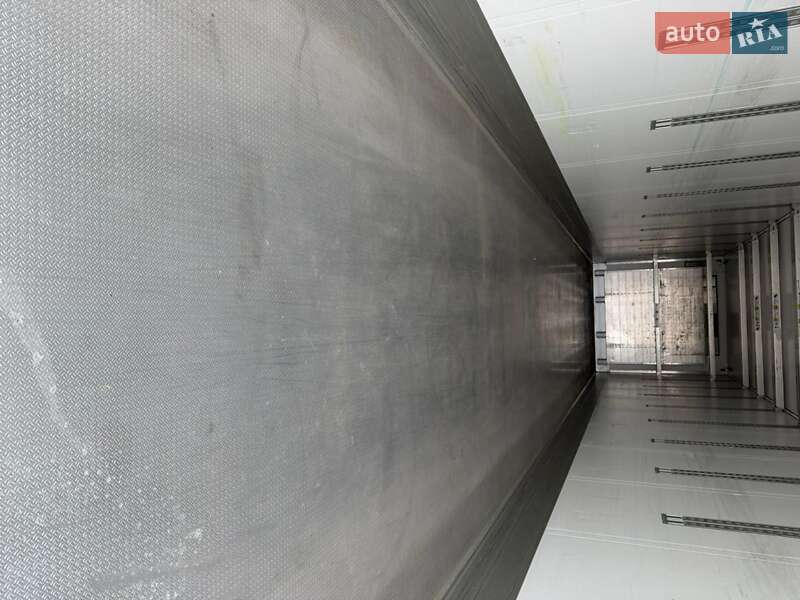 Рефрижератор полуприцеп Schmitz Cargobull SCB S3B 2018 в Ровно