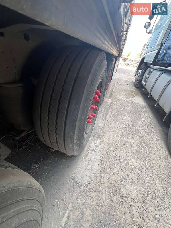 Тентований борт (штора) - напівпричіп Schmitz Cargobull SCB S3T 2015 в Рівному