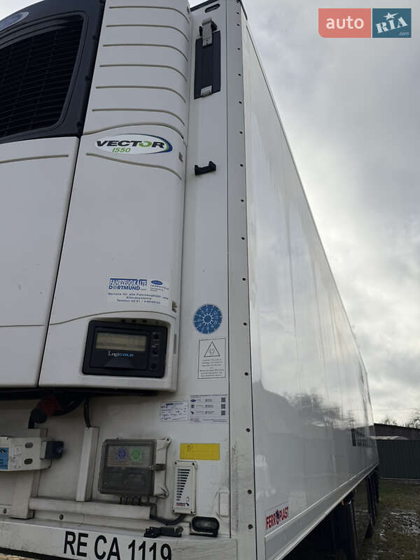 Рефрижератор полуприцеп Schmitz Cargobull Schutz 2016 в Владимирце