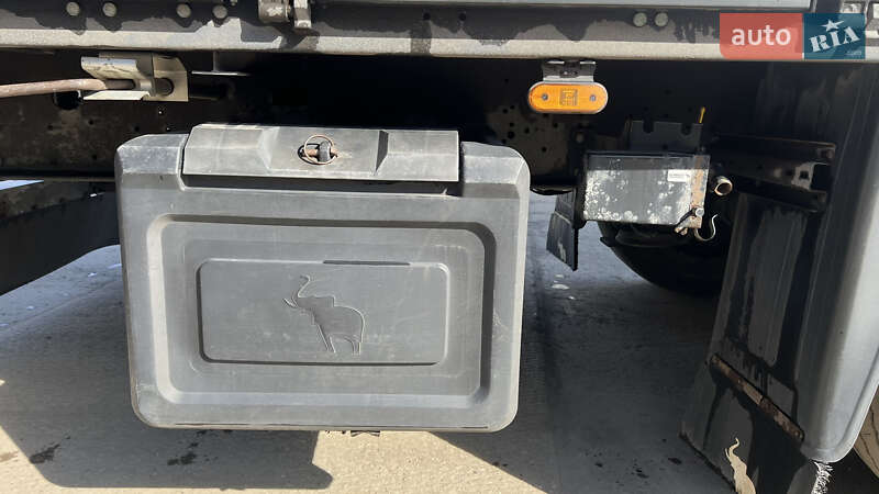 Бортовий напівпричіп Schmitz Cargobull SCS 24/L 2012 в Луцьку