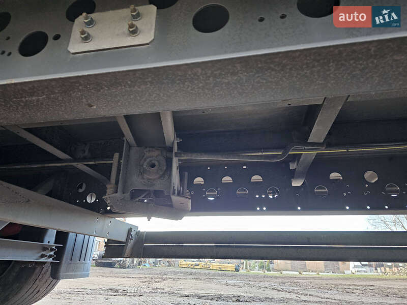 Тентованный борт (штора) - полуприцеп Schmitz Cargobull SCS 24/L 2013 в Шептицькому