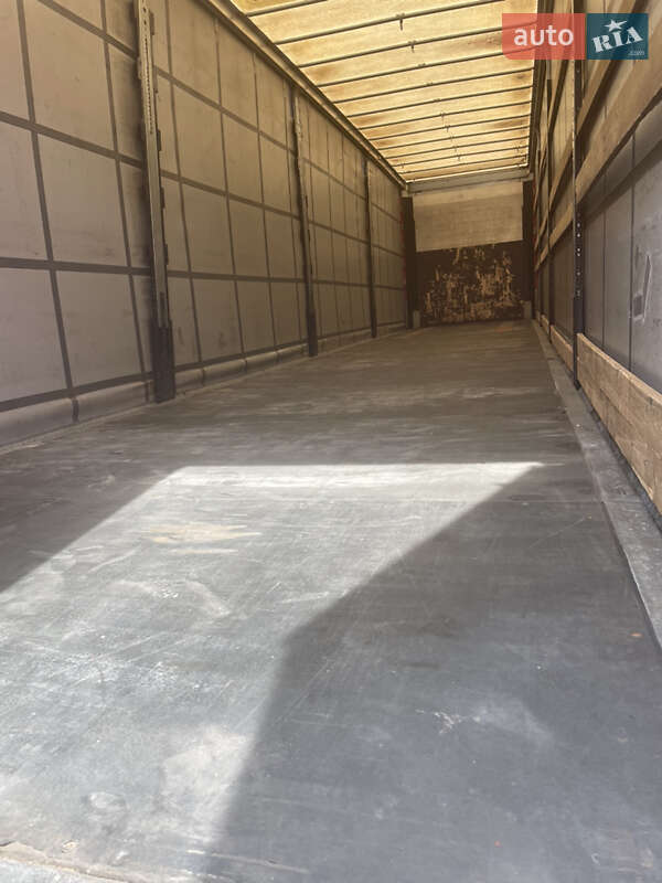 Тентований борт (штора) - напівпричіп Schmitz Cargobull SCS 2017 в Львові