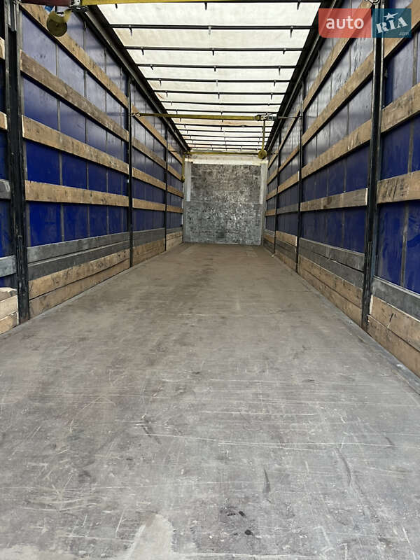 Тентований борт (штора) - напівпричіп Schmitz Cargobull SCS 2007 в Калуші