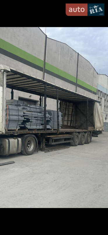 Тентований борт (штора) - напівпричіп Schmitz Cargobull SCS 2001 в Львові