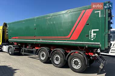 Самоскид напівпричіп Schmitz Cargobull SGF S3 2015 в 
