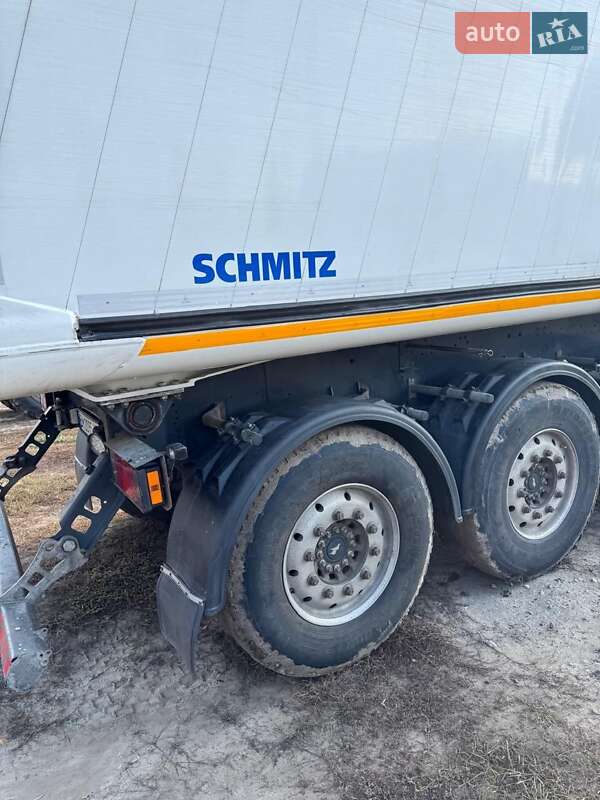 Зерновоз - напівпричіп Schmitz Cargobull SGF S3 2014 в Борисполі