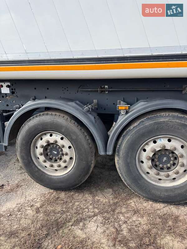 Зерновоз - напівпричіп Schmitz Cargobull SGF S3 2014 в Борисполі