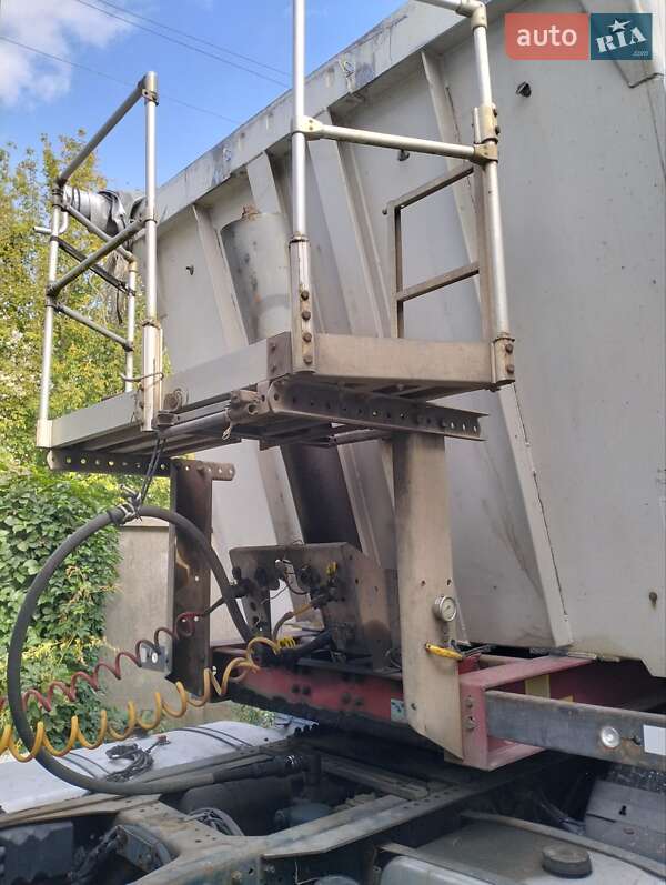 Зерновоз - полуприцеп Schmitz Cargobull SKI 2004 в Тернополе