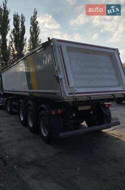 Самосвал полуприцеп Schmitz Cargobull SKI 2011 в 