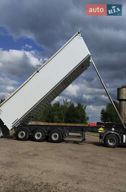Самосвал полуприцеп Schmitz Cargobull SKI 2012 в 