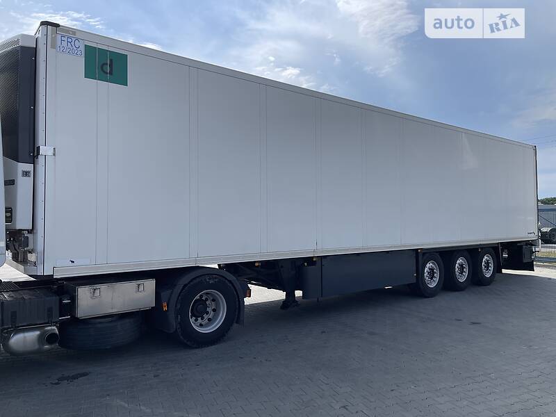 Рефрижератор полуприцеп Schmitz Cargobull SKO 24 2015 в Черновцах