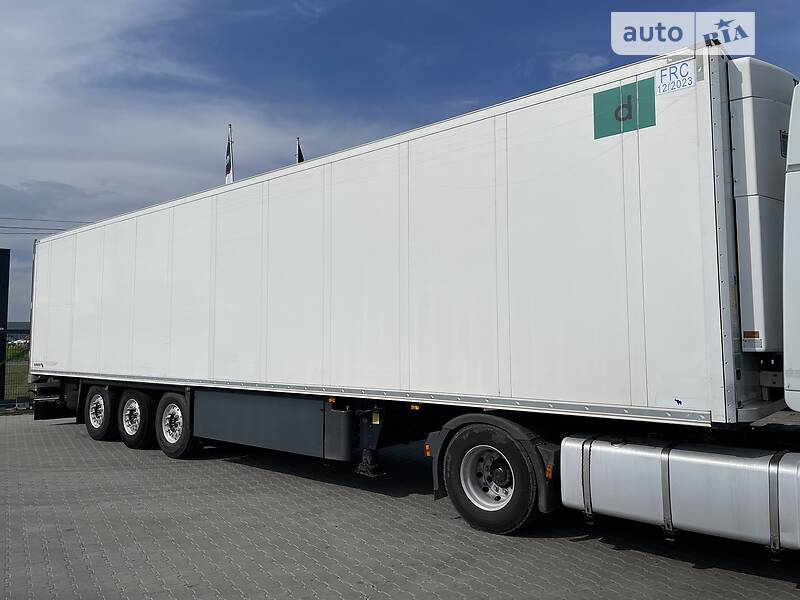 Рефрижератор полуприцеп Schmitz Cargobull SKO 24 2015 в Черновцах
