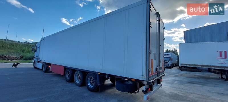 Рефрижератор полуприцеп Schmitz Cargobull SKO 24 2001 в Броварах