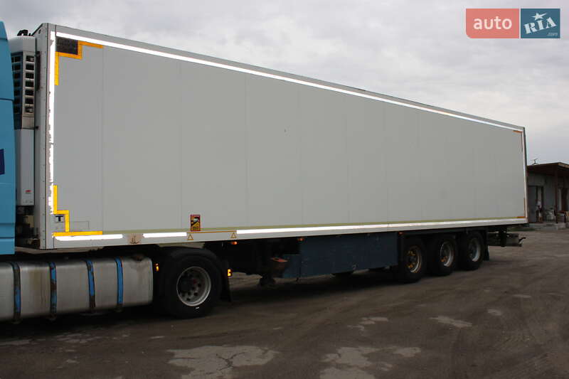 Рефрижератор полуприцеп Schmitz Cargobull SKO 24 2004 в Черкассах