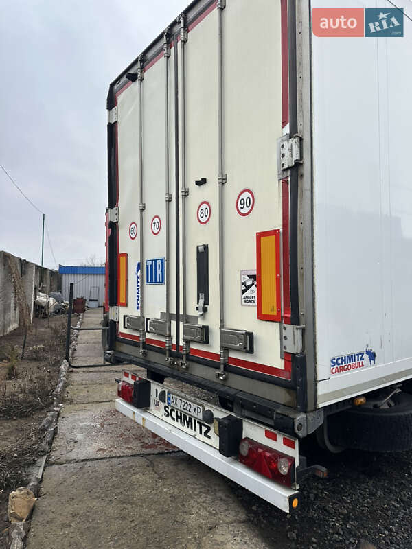 Рефрижератор напівпричіп Schmitz Cargobull SKO 24 2006 в Харкові