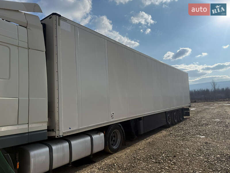 Рефрижератор напівпричіп Schmitz Cargobull SKO 24 2011 в Тячеві