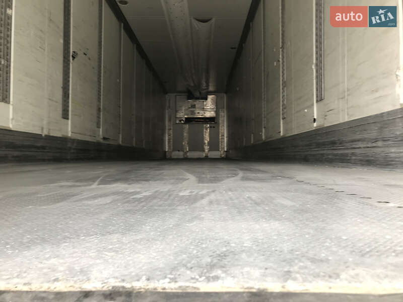 Рефрижератор полуприцеп Schmitz Cargobull SKO 24 2004 в Тернополе