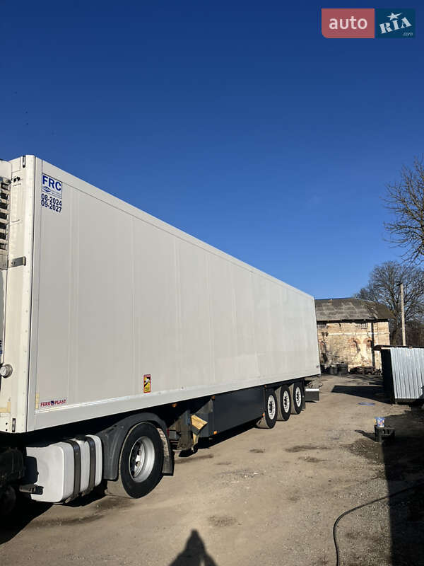Рефрижератор полуприцеп Schmitz Cargobull SKO 24 2004 в Тернополе