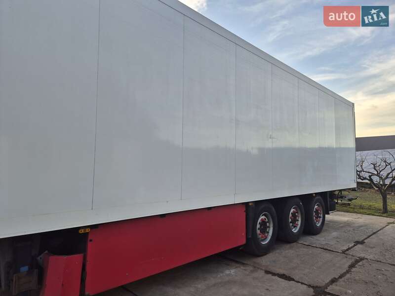 Рефрижератор полуприцеп Schmitz Cargobull SKO 24 2007 в Павлограде